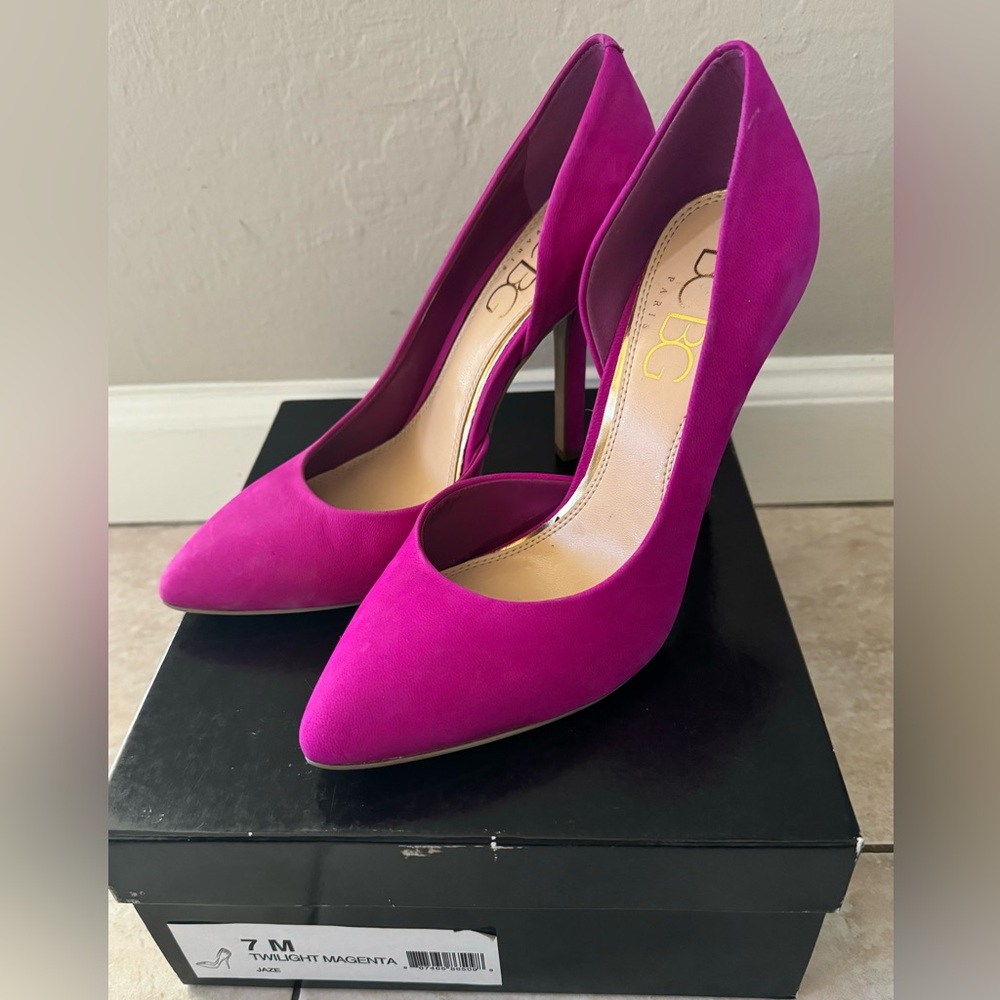 BCBG twilight Magenta pumps